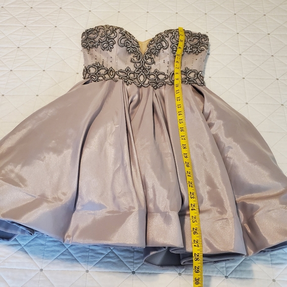Glamour by TERANI COUTURE HOMECOMING 1622H1156 Size 6. - Picture 11 of 13